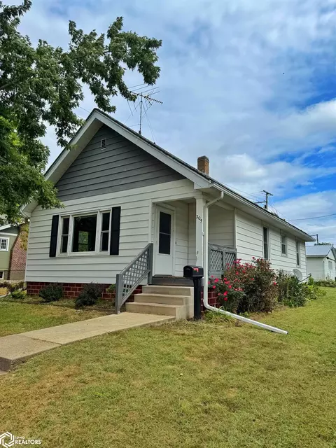 205 S Chestnut St, Jefferson, IA 50129
