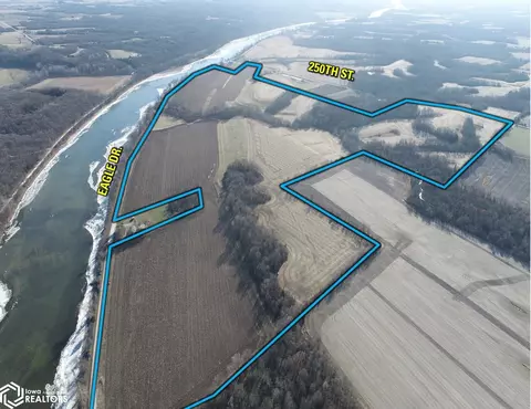 250 Street St, Bonaparte, IA 52620
