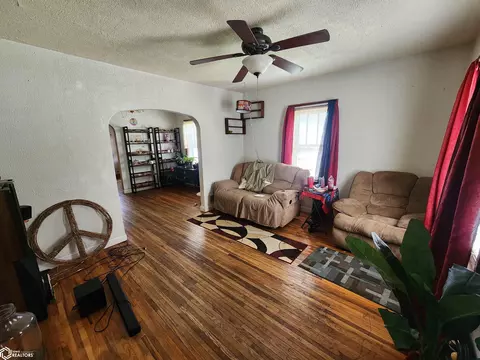 Living - 805 E 5th St, Atlantic, IA 50022 photo 1 of 3
