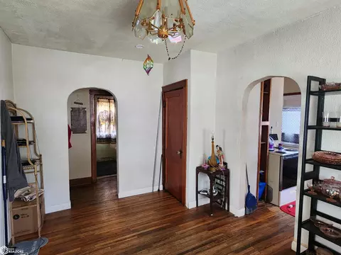 Entry Way - 805 E 5th St, Atlantic, IA 50022 photo 1 of 3