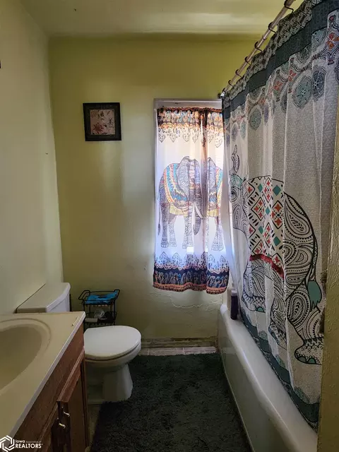 Bath - 805 E 5th St, Atlantic, IA 50022 photo 1 of 1