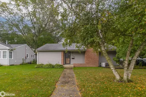 705 15th Pl NE, Mason City, IA 50401