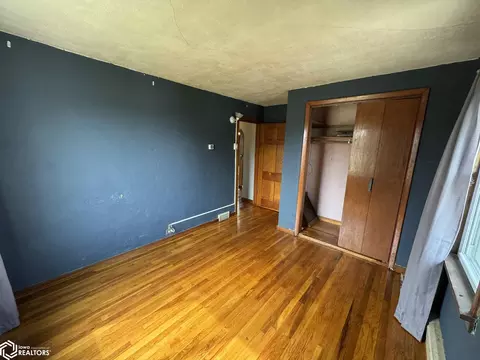 Bedroom - 21468 240th Ave, Centerville, IA 52544 photo 1 of 4