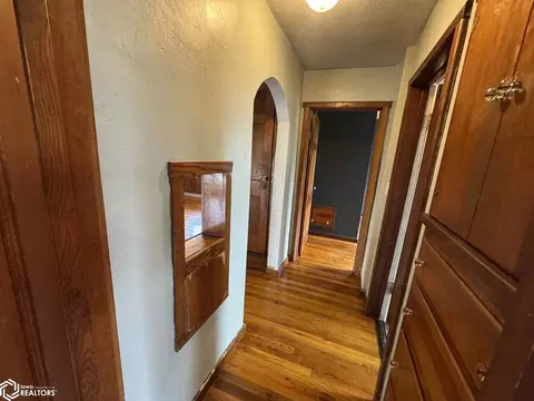 Entry Way - 21468 240th Ave, Centerville, IA 52544 photo 2 of 4