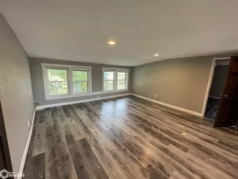 Living - 21468 240th Ave, Centerville, IA 52544 photo 15 of 16