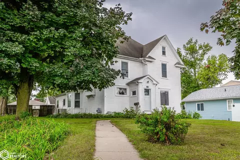 1402 W Main St, Marshalltown, IA 50158