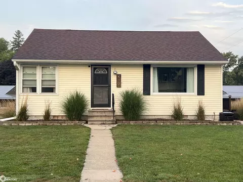 410 Sunset Dr, Brooklyn, IA 52211