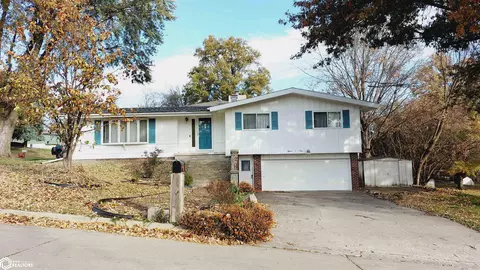 1501 Marty Dr, Red Oak, IA 51566