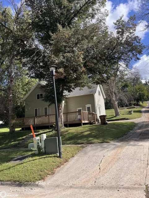 26 N 9th St, Denison, IA 51442