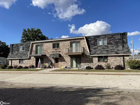 809 3rd St #7, Reinbeck, IA 50669