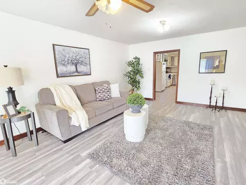 210 E Taft St, Manly, IA 50456 photo 3