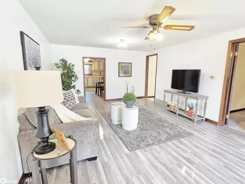 210 E Taft St, Manly, IA 50456 photo 4