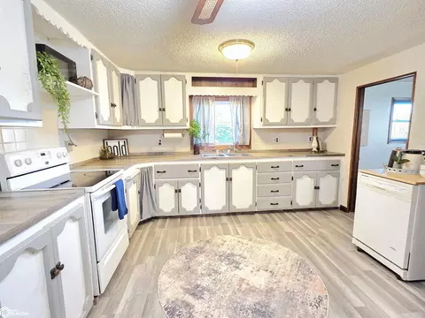 210 E Taft St, Manly, IA 50456 photo 9