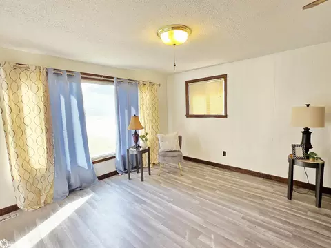 210 E Taft St, Manly, IA 50456 photo 7