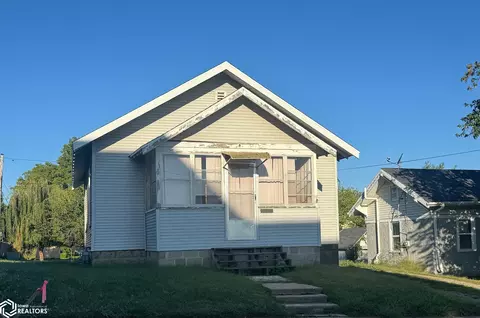 8 N 14th St, Marshalltown, IA 50158
