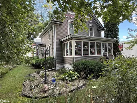 201 S 3rd St, Clear Lake, IA 50428