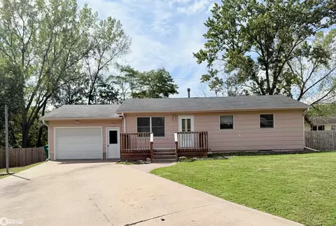 1604 Southview Cir, Fairfield, IA 52556
