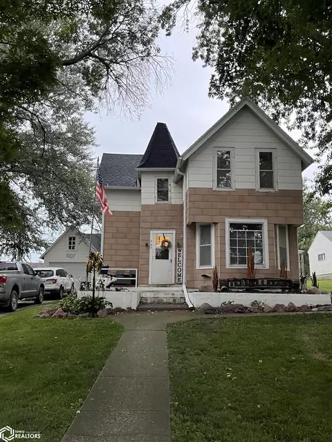 307 Oak Ave, Charter Oak, IA 51439