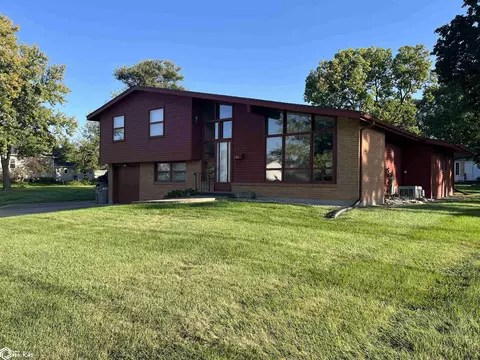 216 Washington Ave W, Albia, IA 52531