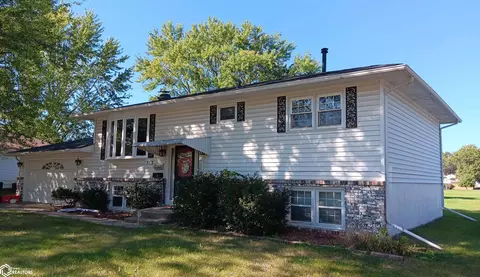 513 Lynwood Cir, Ottumwa, IA 52501
