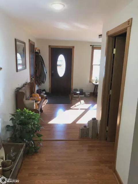 Entry Way - 313 E 3rd St, Arthur, IA 51431 photo 1 of 6