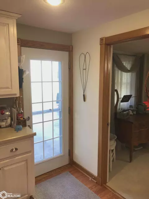 Entry Way - 313 E 3rd St, Arthur, IA 51431 photo 5 of 6