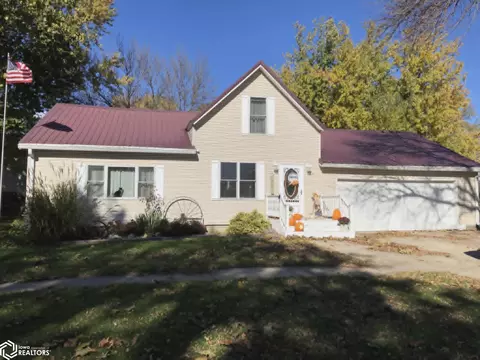 131 E 3rd St, Arthur, IA 51431