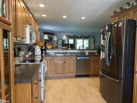 322 16th Ave NE, Hampton, IA 50441 photo 12