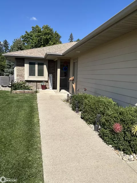 322 16th Ave NE, Hampton, IA 50441 photo 2