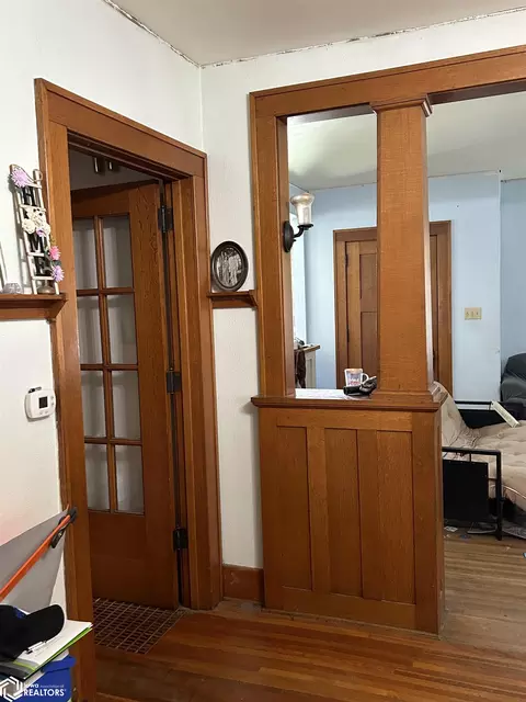 Entry Way - 511 E 5th St, Atlantic, IA 50022 photo 4 of 5