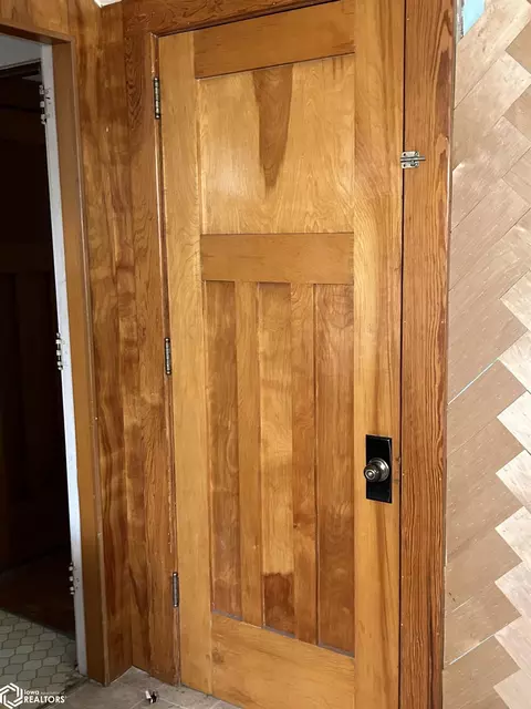 Entry Way - 511 E 5th St, Atlantic, IA 50022 photo 5 of 5