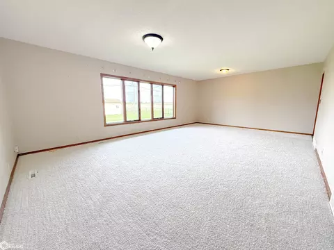 Living - 1330 Sunset Dr, Hampton, IA 50441 photo 2 of 5