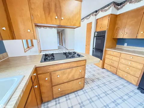 Kitchen - 1330 Sunset Dr, Hampton, IA 50441 photo 3 of 4