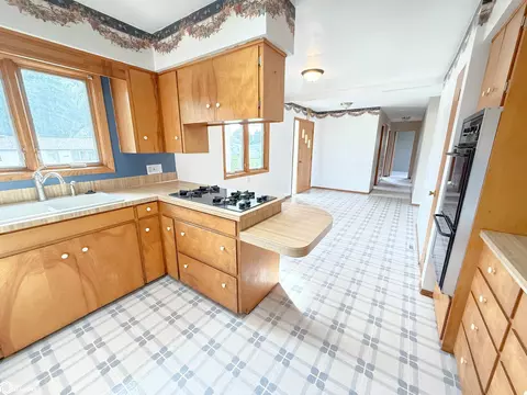Kitchen - 1330 Sunset Dr, Hampton, IA 50441 photo 1 of 4