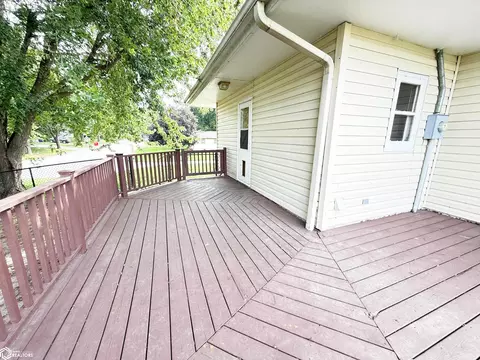 Exterior - 1330 Sunset Dr, Hampton, IA 50441 photo 3 of 5