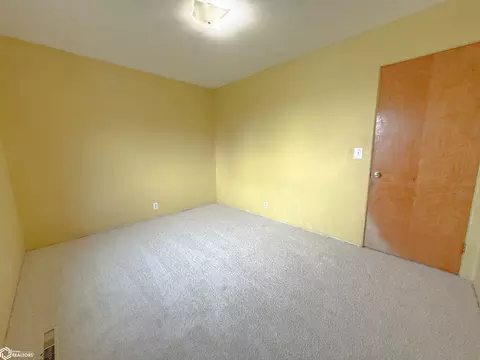 Bedroom - 1330 Sunset Dr, Hampton, IA 50441 photo 6 of 9