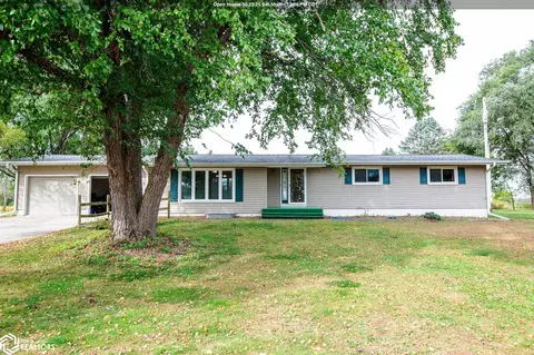 23620 Thrush Ave, Mason City, IA 50401