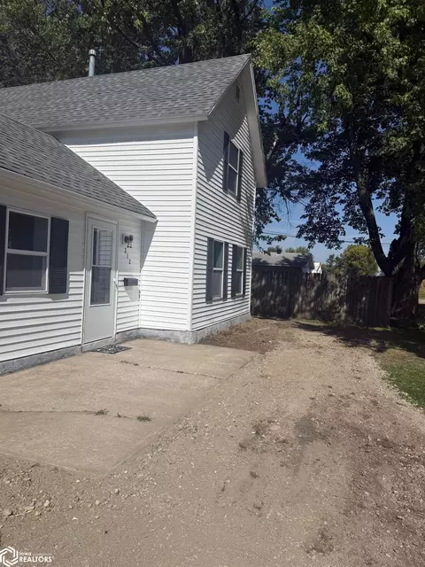 212 Berlin Ave, Traer, IA 50675
