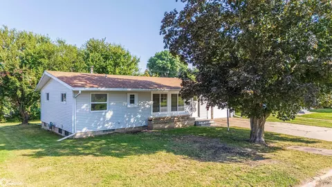 707 E Carleton St, Toledo, IA 52342