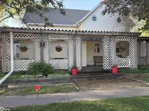 307 W Market, Steamboat Rock, IA 50672