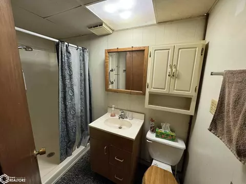 339 E Madison St, Centerville, IA 52544 photo 32