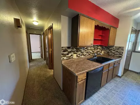 339 E Madison St, Centerville, IA 52544 photo 9
