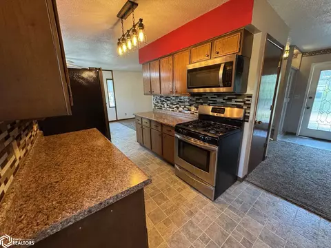 339 E Madison St, Centerville, IA 52544 photo 5