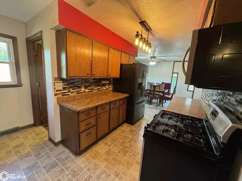 339 E Madison St, Centerville, IA 52544 photo 7