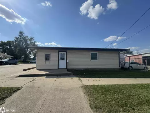 1324 S 18th St, Centerville, IA 52544