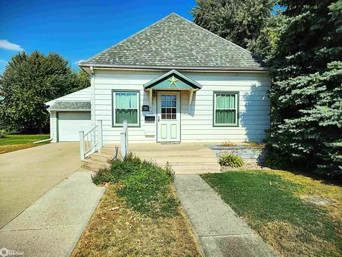 809 E Call St, Algona, IA 50511