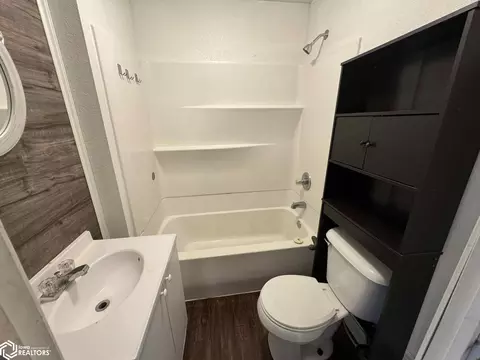 Bath - 301 E Walsh St, Centerville, IA 52544 photo 1 of 2