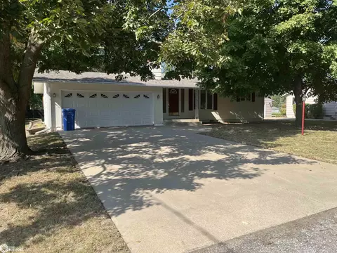 509 N 12th St, Albia, IA 52531