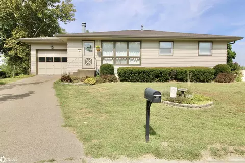 28 Melody Ct, Keokuk, IA 52632