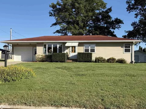 6 Palmer St, Marshalltown, IA 50158